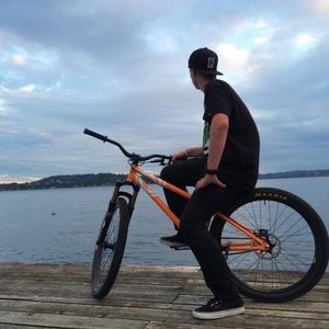 Meet your Posher, Devin